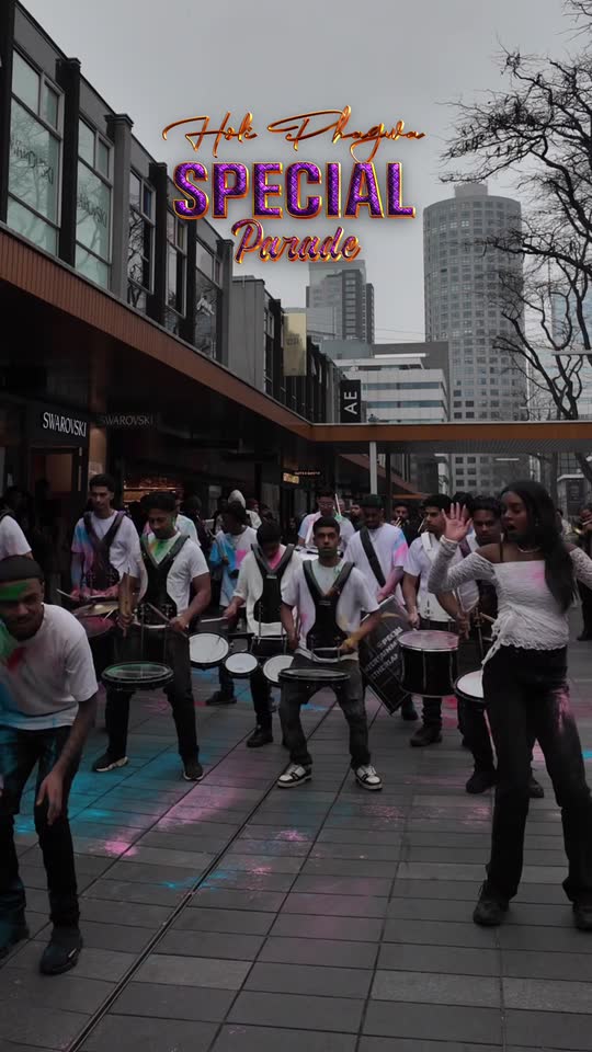 Holi Phagwa Special Parade met SEN, video 3