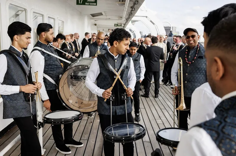 SEN speelt op een bruiloft