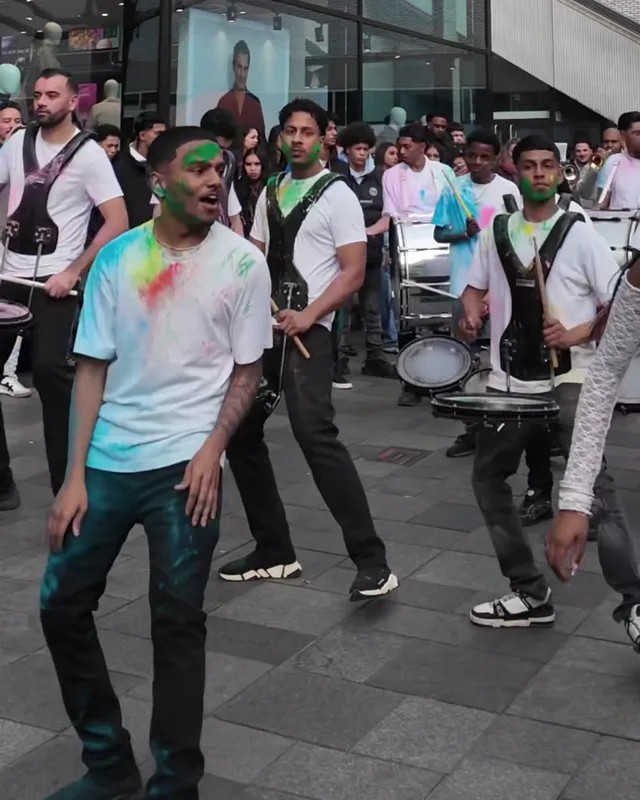 Holi Phagwa Special Parade met SEN