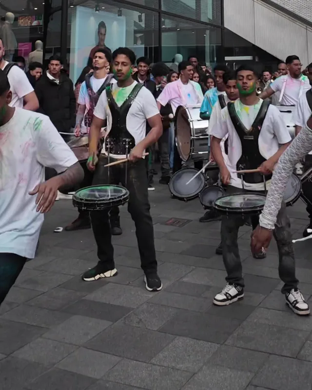 Holi Phagwa Special Parade met SEN