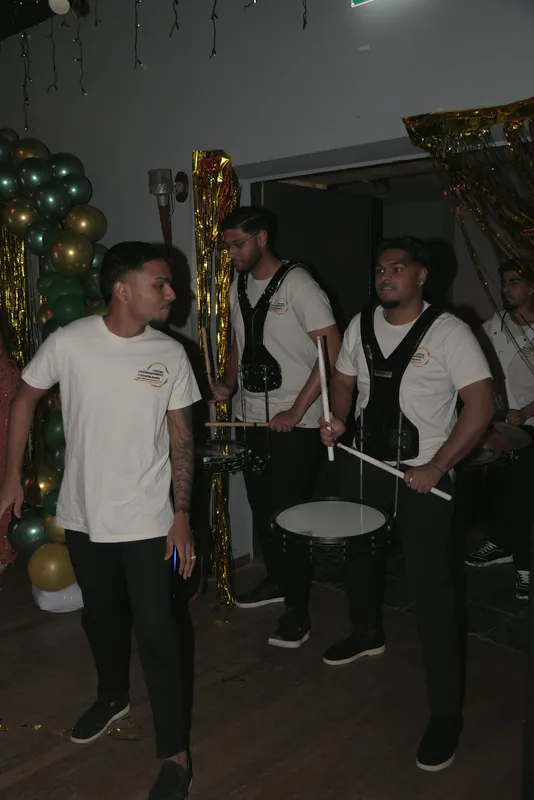 SEN speelt op een verjaardagsfeest