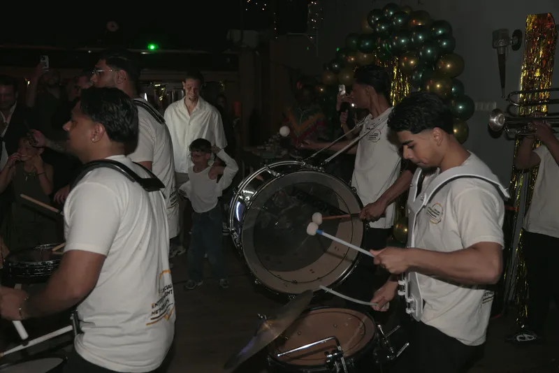 SEN speelt op een verjaardagsfeest