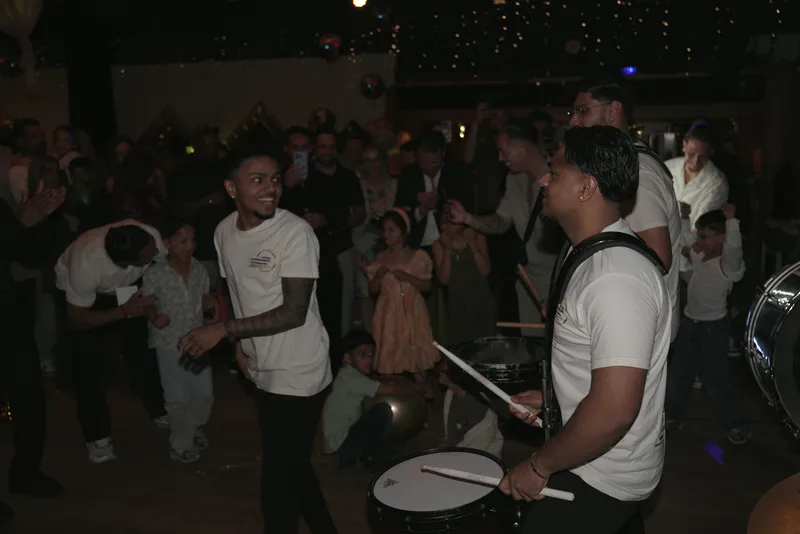 SEN speelt op een verjaardagsfeest