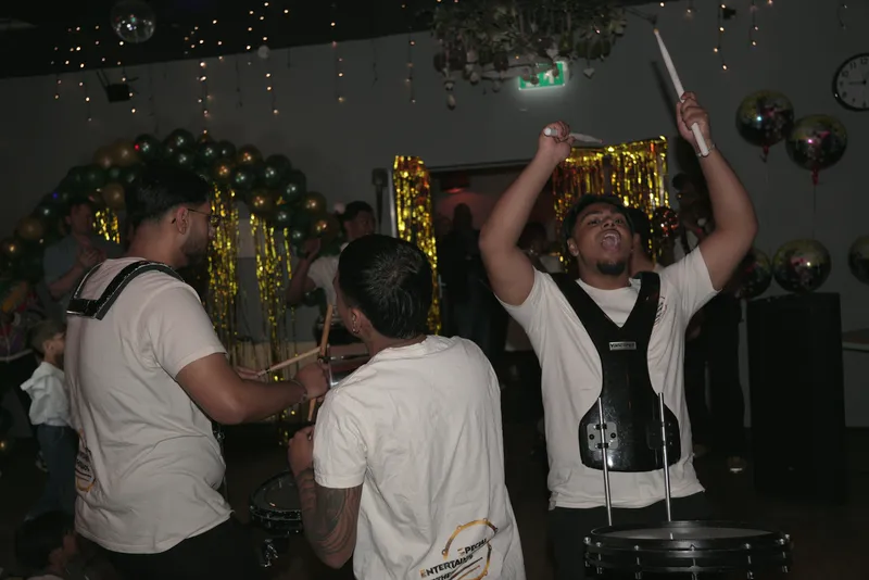 SEN speelt op een verjaardagsfeest