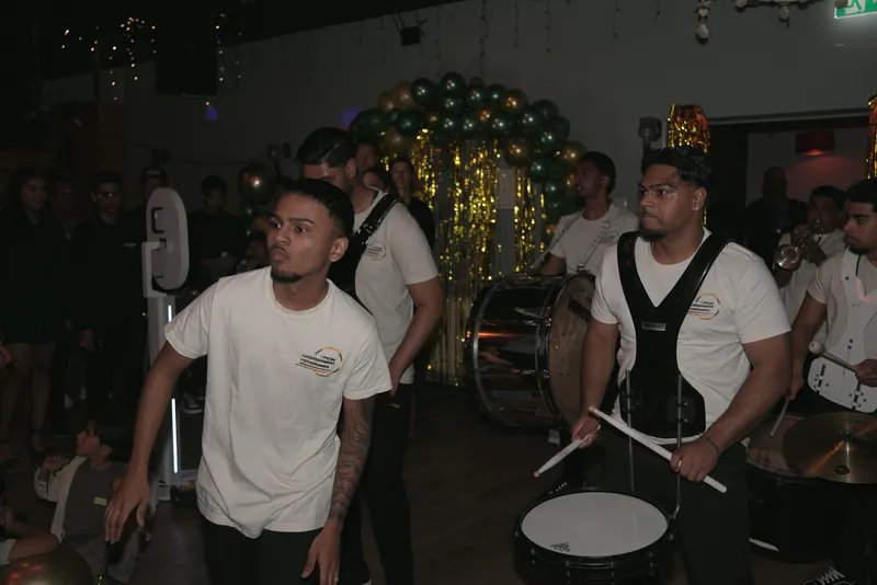 SEN speelt op een verjaardagsfeest