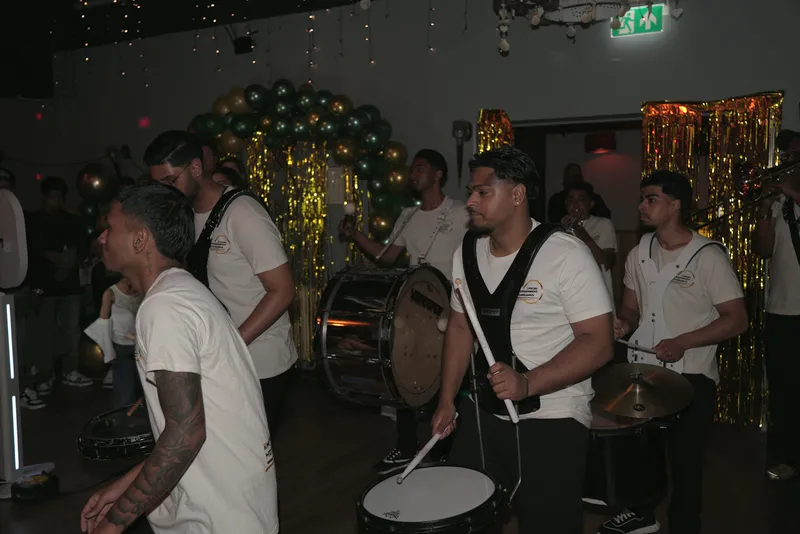 SEN speelt op een verjaardagsfeest