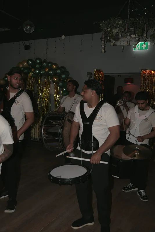SEN speelt op een verjaardagsfeest